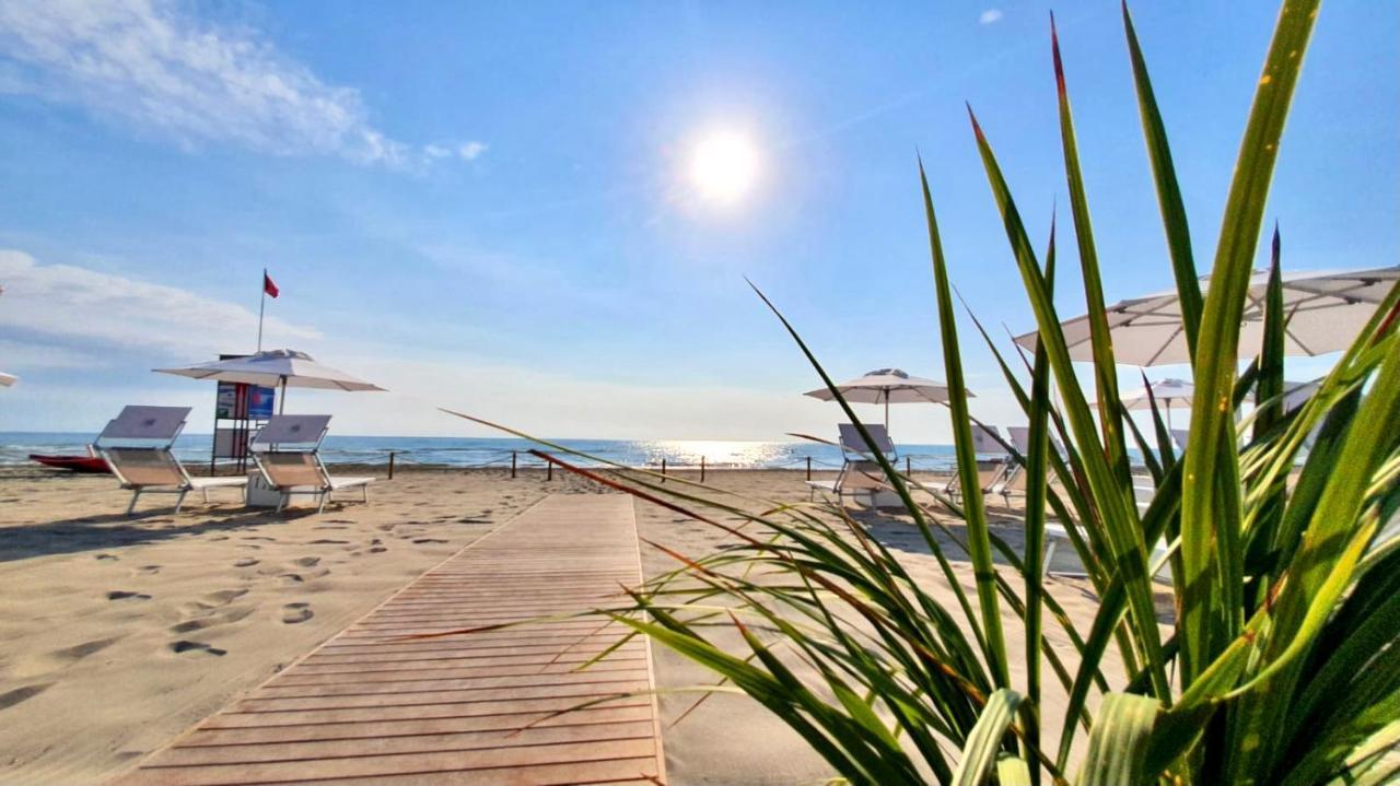Hotel Saraceno Resort With Private Beach Milano Marittima Buitenkant foto